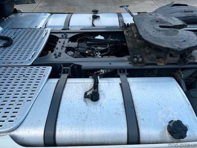 Volumen SZM DAF XF 530 *ACC* 2XTANK *STANDKLIMA* RETARDER * BJ19