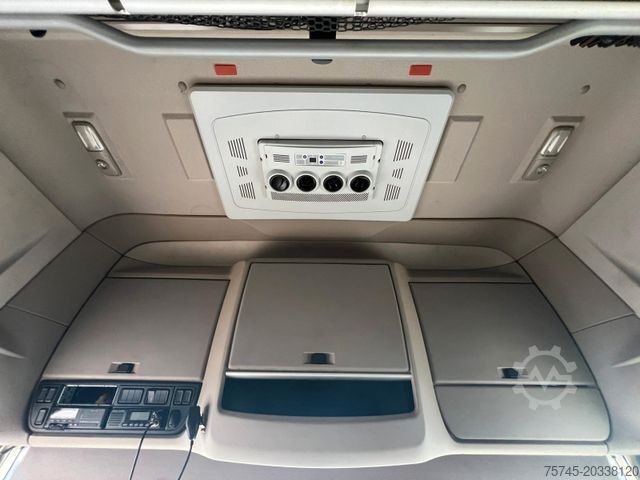 Volumen SZM DAF XF 530 *ACC* 2XTANK *STANDKLIMA* RETARDER * BJ19