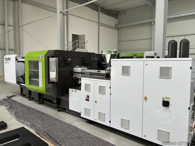Spritzgießmaschine YIZUMI P350H/ IU1610