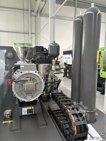 Spritzgießmaschine YIZUMI P350H/ IU1610
