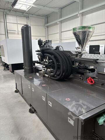 Spritzgießmaschine YIZUMI P350H/ IU1610