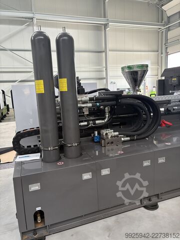 Spritzgießmaschine YIZUMI P350H/ IU1610