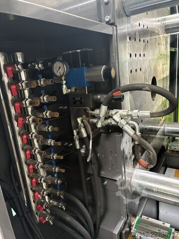 Spritzgießmaschine YIZUMI P350H/ IU1610