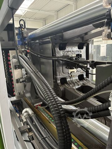 Spritzgießmaschine YIZUMI P350H/ IU1610