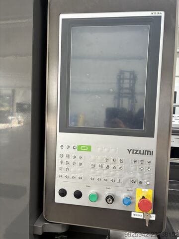 Spritzgießmaschine YIZUMI P350H/ IU1610