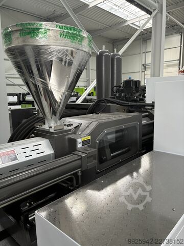 Spritzgießmaschine YIZUMI P350H/ IU1610