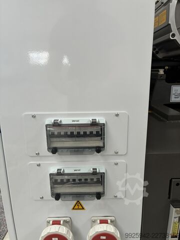 Spritzgießmaschine YIZUMI P350H/ IU1610
