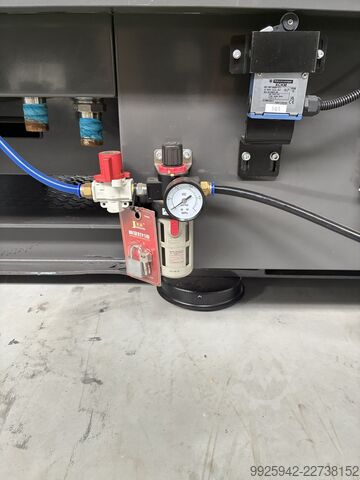 Spritzgießmaschine YIZUMI P350H/ IU1610
