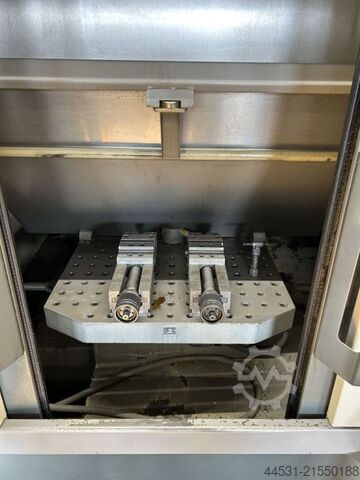 Vertikales Bearbeitungszentrum Chiron FZ 12 W Magnum High Speed