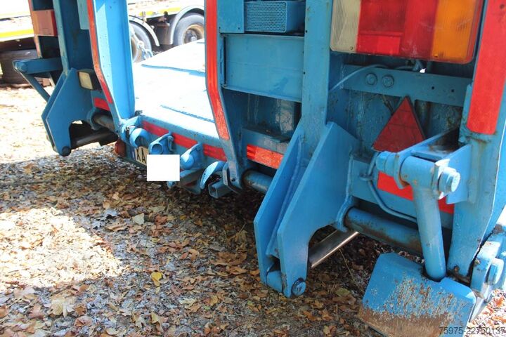Lowbed semitrailer for transportation of construction machinery CTC carrellone rampe verricello usato