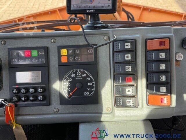 High top van Multicar Boki HY1252B 4x4 Winterdienst Schild + Streuer