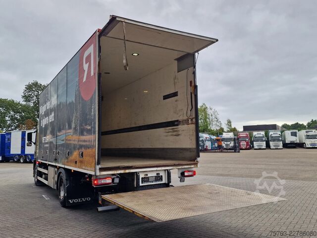 Suitcase Volvo FM 370 Globetrotter 4x2 - Buggsbygg box with si...