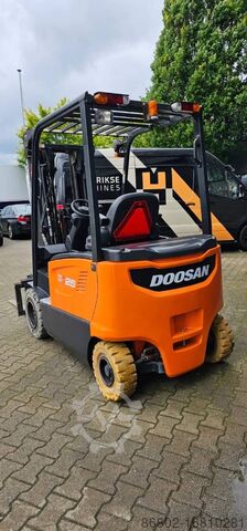 Forklift Doosan B 25 X-7