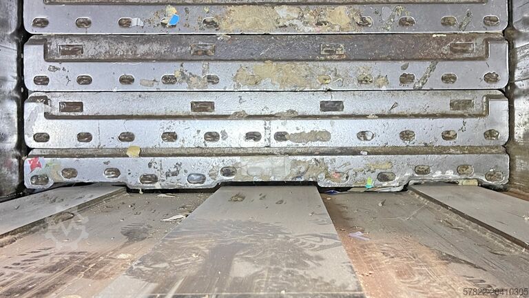 Komplette Ballenpresse 88 t mit Förderband u. Drahtstationen HSM GmbH + Co. KG VK 8818 FU