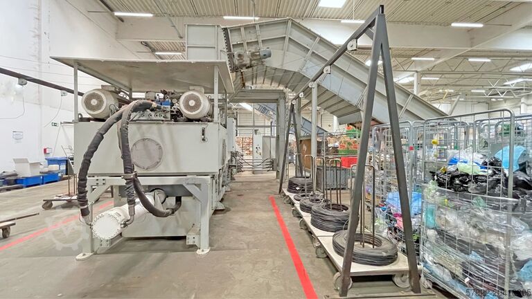 Komplette Ballenpresse 88 t mit Förderband u. Drahtstationen HSM GmbH + Co. KG VK 8818 FU