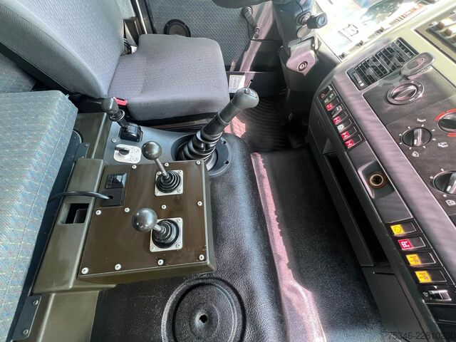Dreiseitenkipper LKW MAN L90 18.284 4x4 LOF Kipper/Kran/47 tkm/HA gelenkt