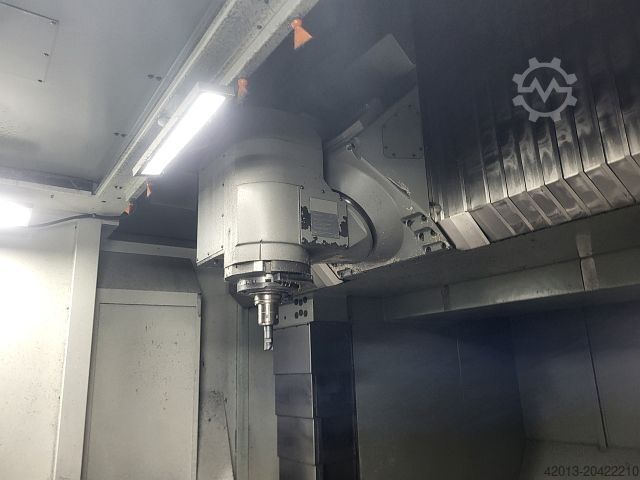 Bearbeitungszentrum - Universal DMG DMU 200 P