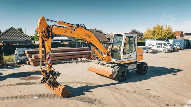Excavator Liebherr A310B
