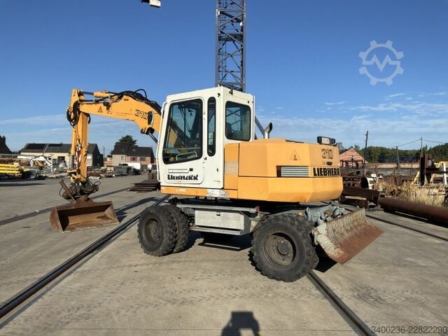 Excavator Liebherr A310B