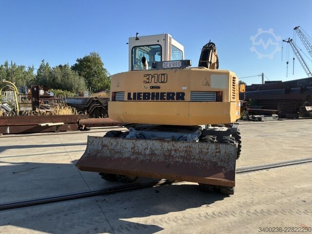 Excavator Liebherr A310B