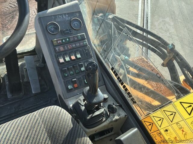 Excavator Liebherr A310B