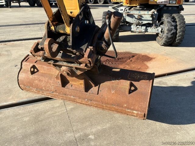 Excavator Liebherr A310B