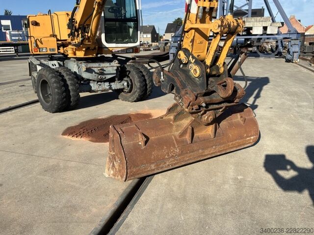 Excavator Liebherr A310B