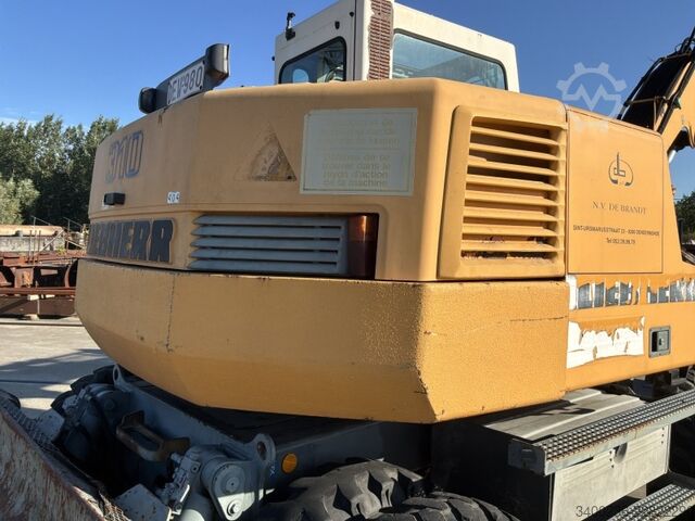 Excavator Liebherr A310B