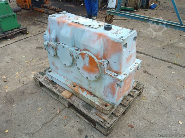 Industriegetriebe Kegelstirnradgetriebe ASUG Penig Flender TGL 21815/ 10LA1-224/315x160