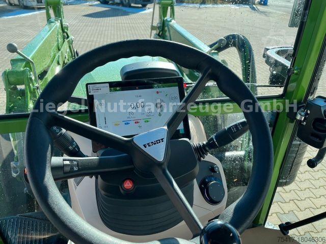 Traktor FENDT 208 S Vario GEN 3 mit Frontlader