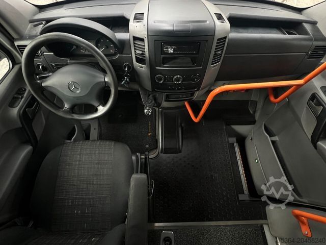 Kleinbus MERCEDES-BENZ Sprinter 313 BlueTEC 9 Sitze+Lift ENGINE BROKEN