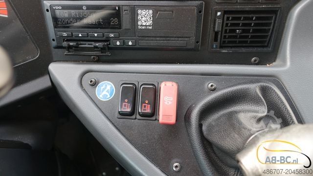 Motor coach MERCEDES-BENZ Tourismo 52 Sitze EURO 6