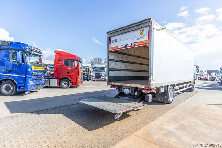 Box body RENAULT MIDLUM 270 (18t) DXI + Dhollandia
