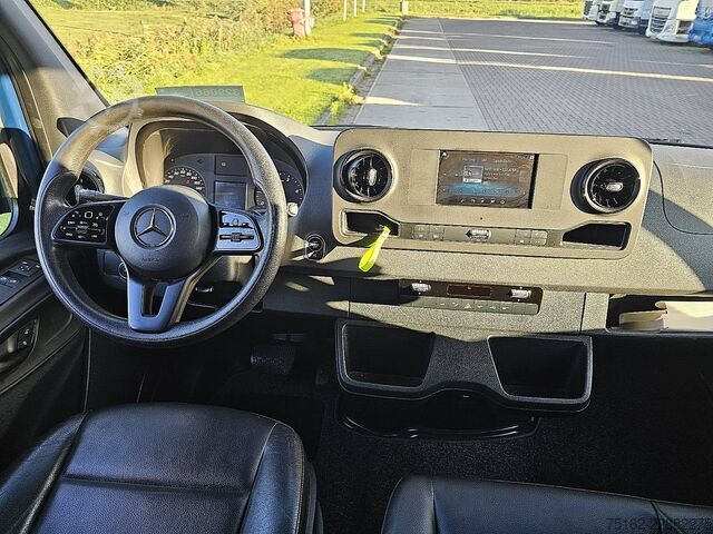 Passenger transportation MERCEDES-BENZ SPRINTER 314 L2H1 9 Persoons AC