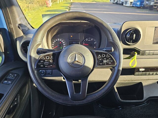 Passenger transportation MERCEDES-BENZ SPRINTER 314 L2H1 9 Persoons AC