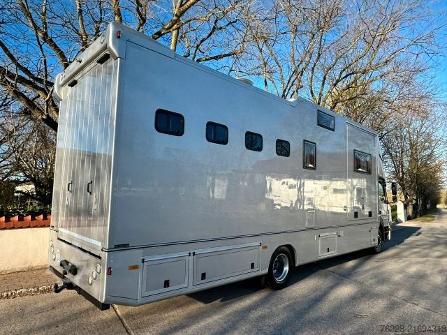 Cattle truck MERCEDES-BENZ Pferdetransporter