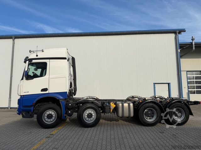 Truck chassis MERCEDES-BENZ Arocs 5 MB 3248 LK 8x4/4 1Bett Heizung Klima AHK
