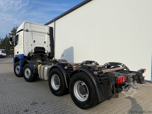 Truck chassis MERCEDES-BENZ Arocs 5 MB 3248 LK 8x4/4 1Bett Heizung Klima AHK