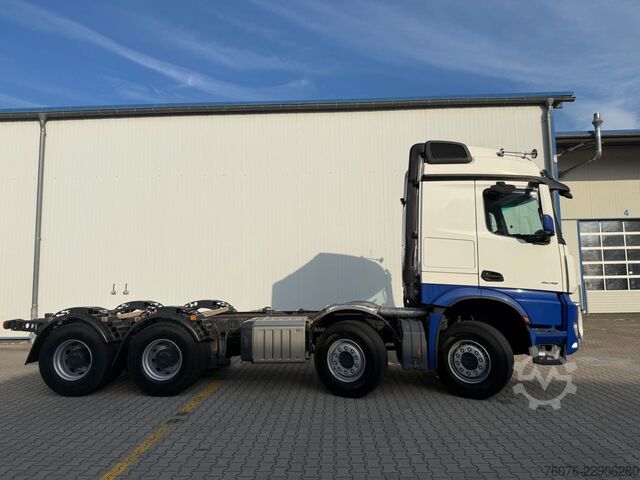 Truck chassis MERCEDES-BENZ Arocs 5 MB 3248 LK 8x4/4 1Bett Heizung Klima AHK