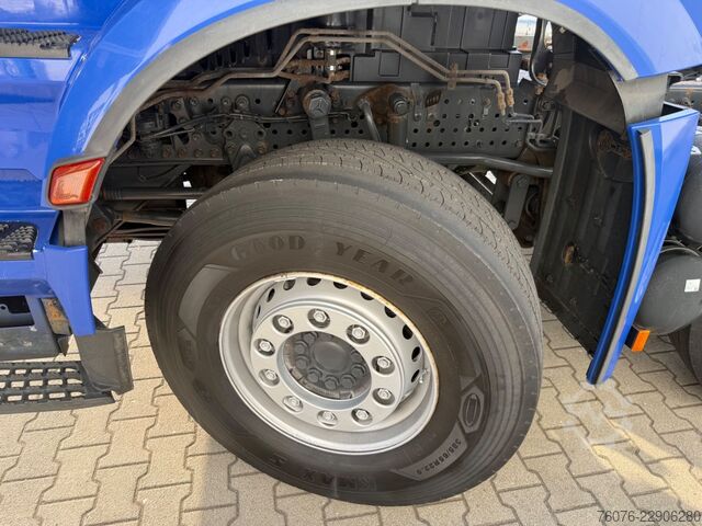 Truck chassis MERCEDES-BENZ Arocs 5 MB 3248 LK 8x4/4 1Bett Heizung Klima AHK