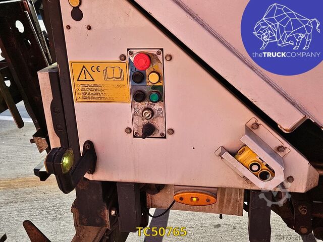 Refuse collection vehicle Isuzu CON