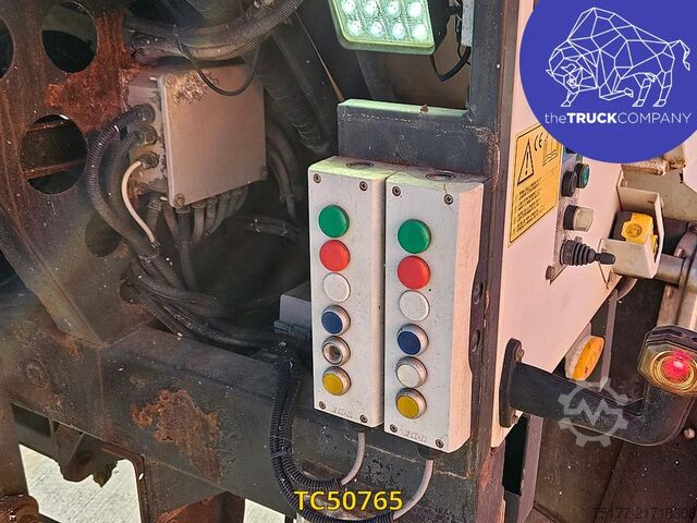 Refuse collection vehicle Isuzu CON