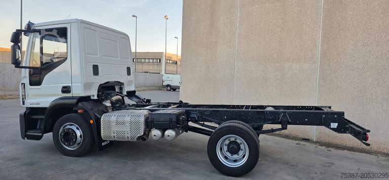 Truck chassis Iveco EuroCargo 120