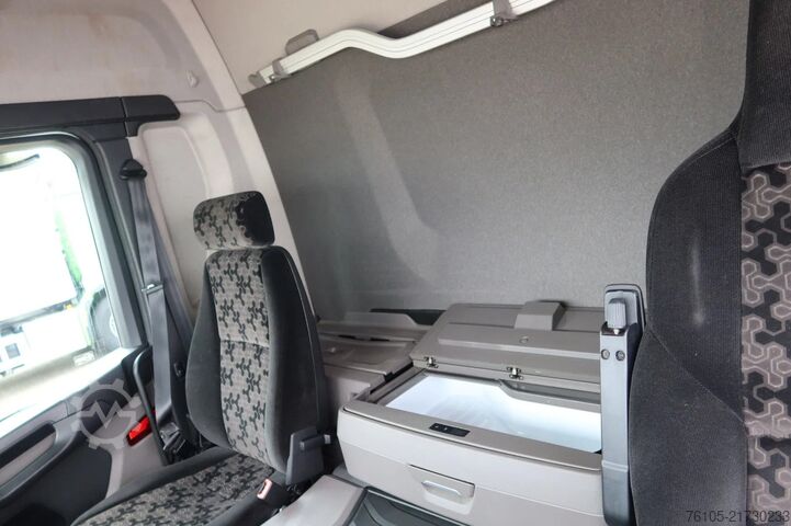 Box body Scania P250 4x2 Bak + Anteo klep 2200 kg