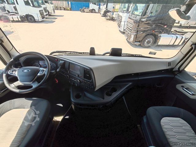 Standard tractor unit FORD F-MAX 500