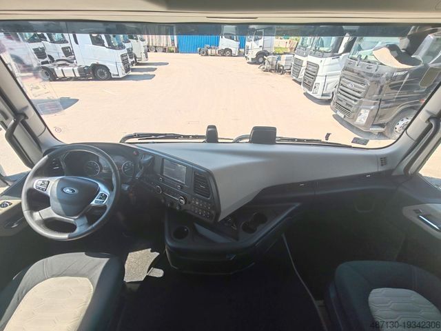 Standard tractor unit FORD F-MAX 500