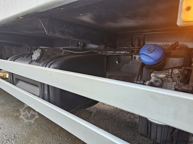 Box truck Volvo FL 240 4x2 16tons Seitentüren Koff