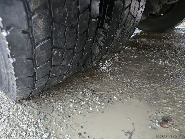 Box truck Volvo FL 240 4x2 16tons Seitentüren Koff