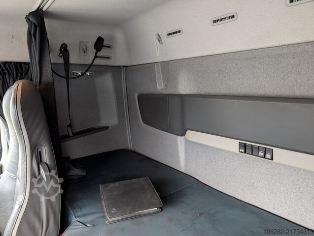 Roll-off tipper truck Volvo FH500 6x4 JOAB Cameleont Luft/Luft