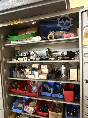 Werkstattschrank mit Inhalt KAISER + KRAFT Workshop Cabinet with Contents